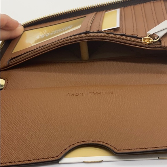 Michael Kors Jet Set Travel Phone Wallet Wristlet - Picture 15 of 16